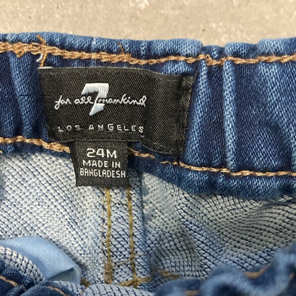 Set - Picture 3 of 10